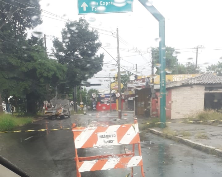 Foto 2 de 2 — Motoristas enfrentam congestionamento nesta segunda-feira (31) em Araraquara
